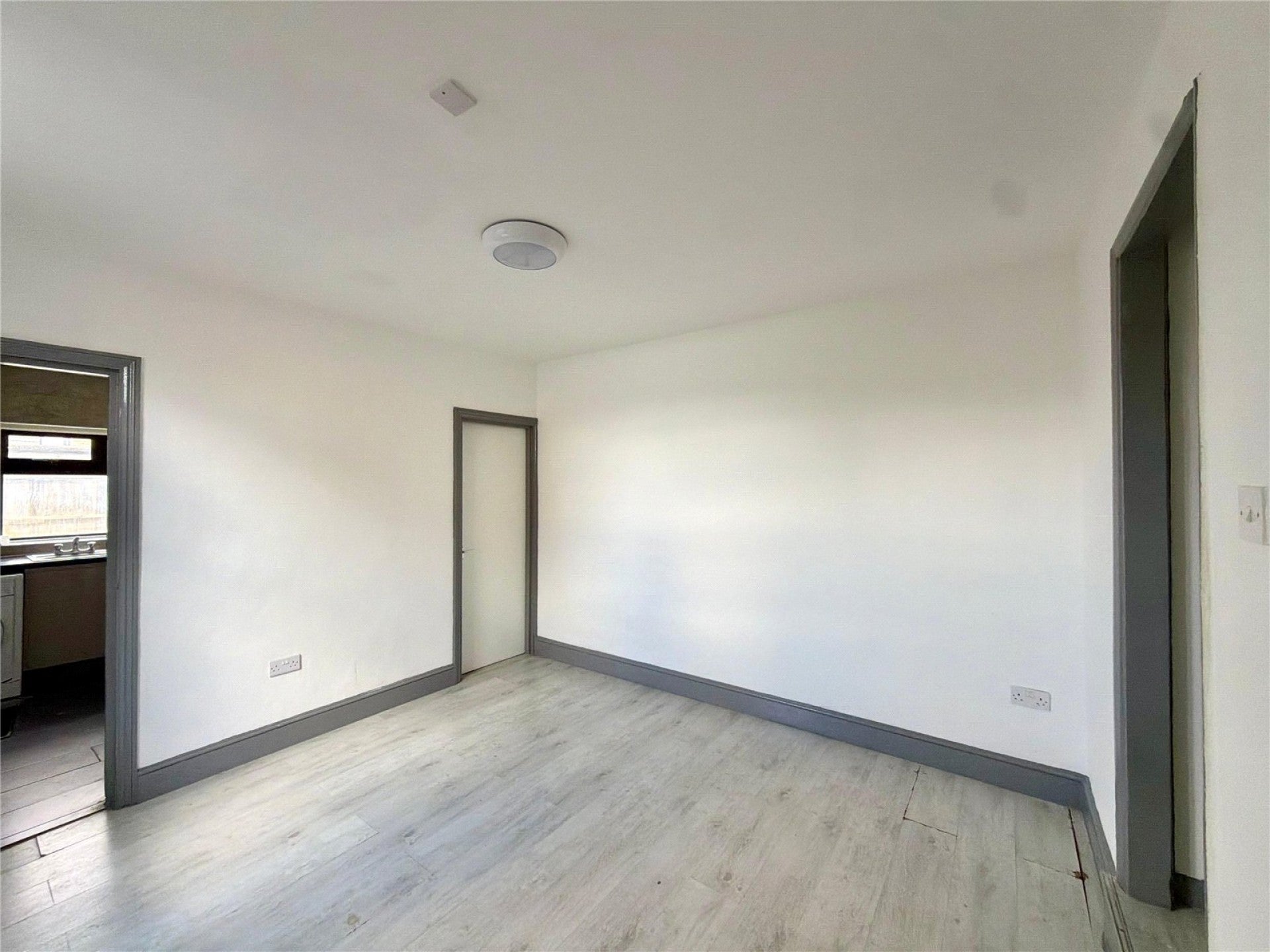 Flat Balfour Road in Greater London