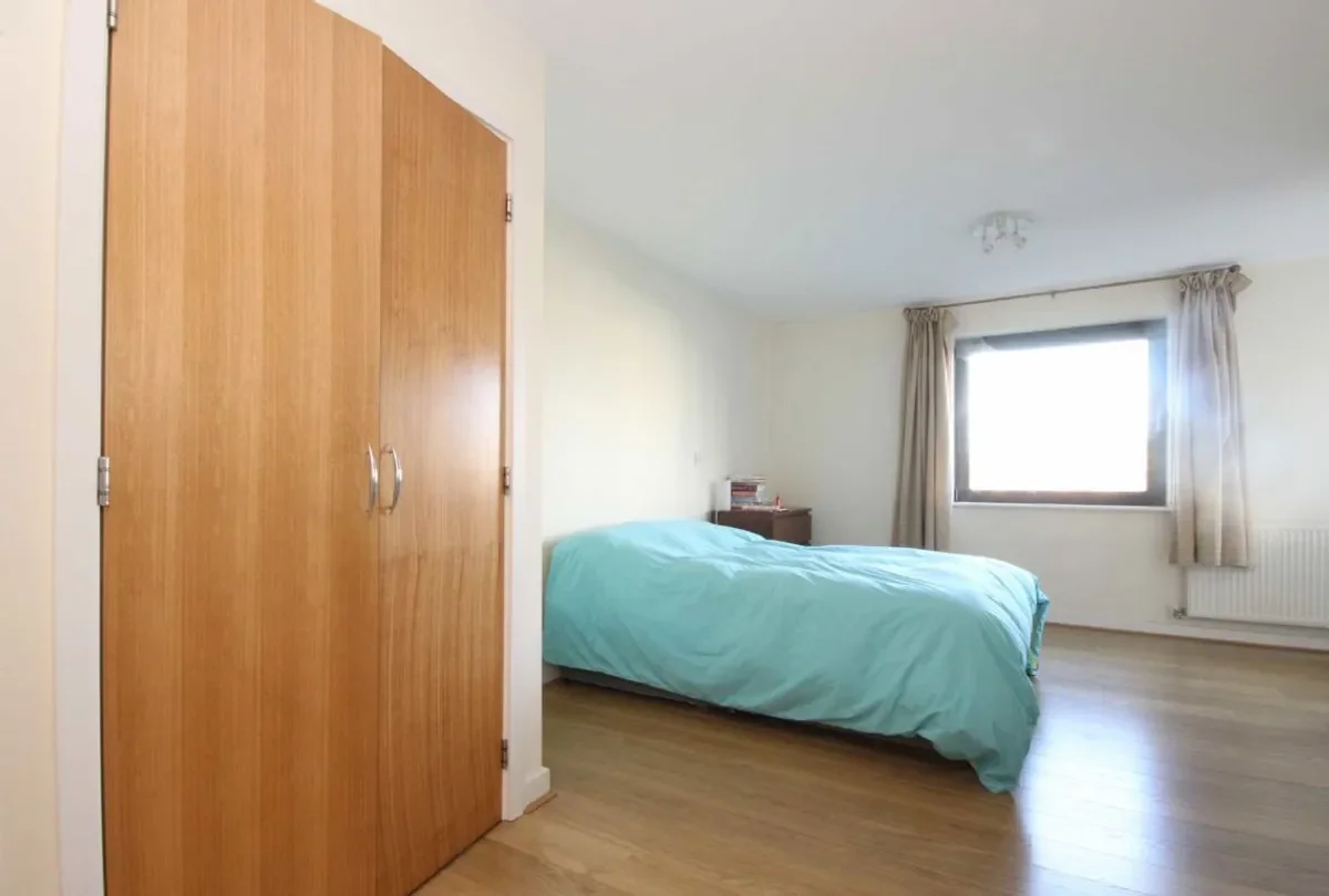 Flat Uxbridge Road in Greater London
