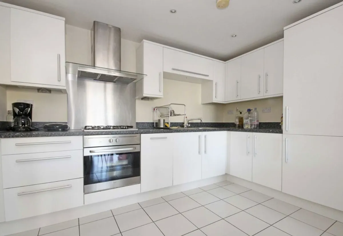 Flat Uxbridge Road in Greater London