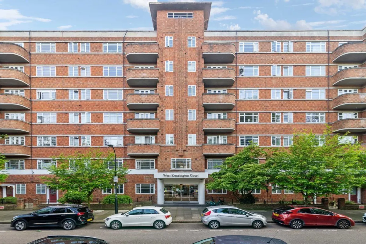 Flat Edith Villas in Greater London