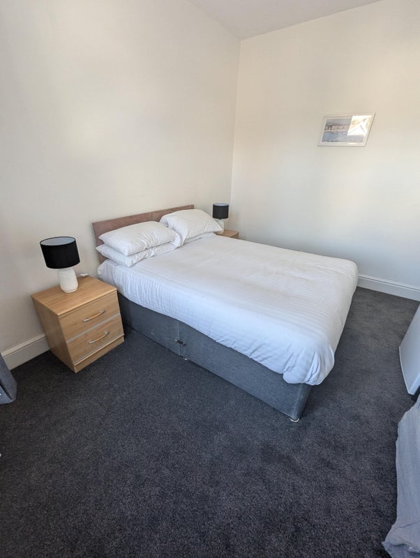Room Wooler Road in Weston-super-Mare