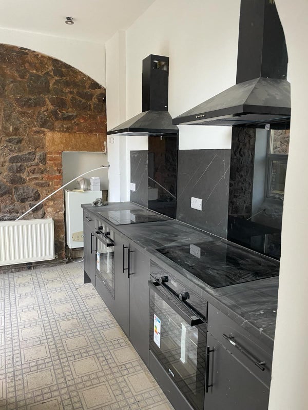 Room Wooler Road in Weston-super-Mare