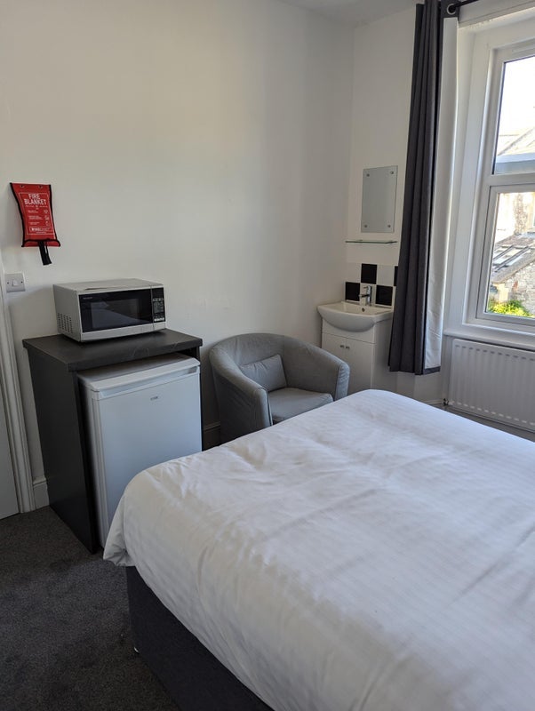 Room Wooler Road in Weston-super-Mare