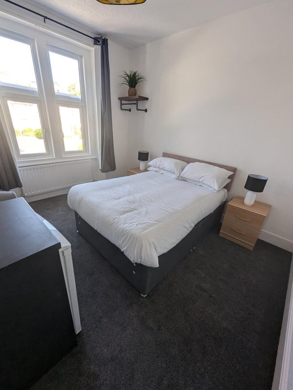 Room Wooler Road in Weston-super-Mare