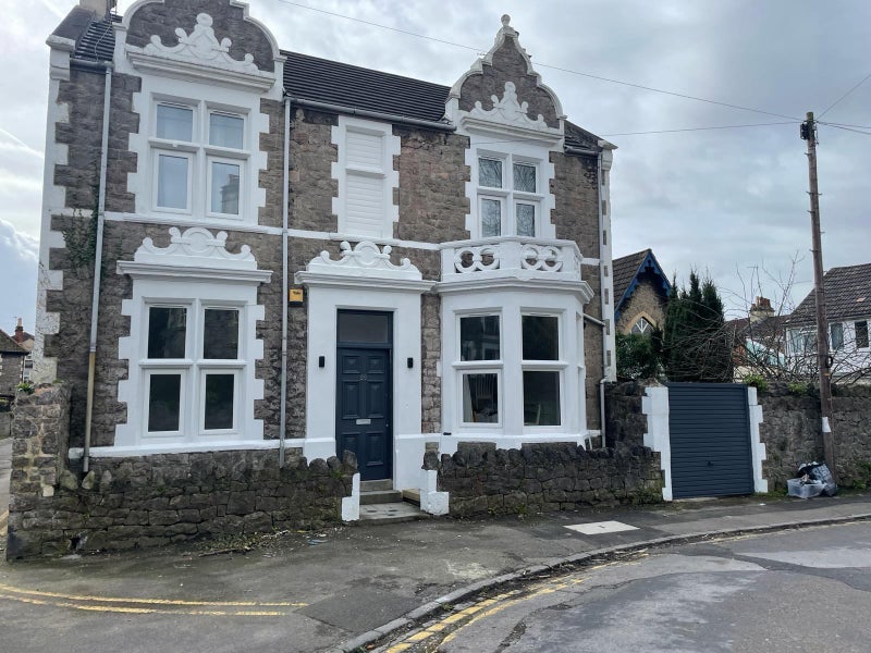 Room Wooler Road in Weston-super-Mare