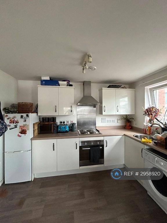 Flat Elmira Way in Salford