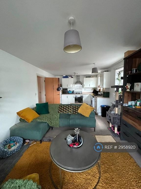 Flat Elmira Way in Salford