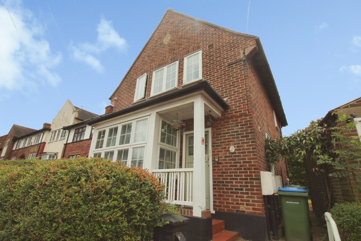 House Willrose Crescent in Greater London