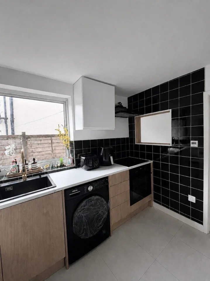 Room Connaught Road in Chatham