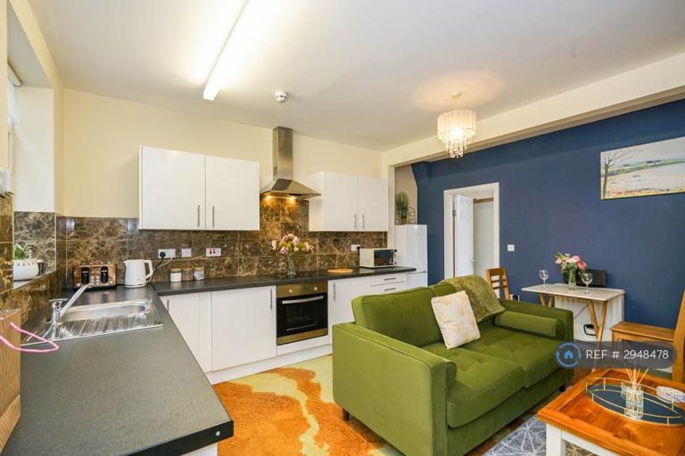 Flat Regent Street in Salford