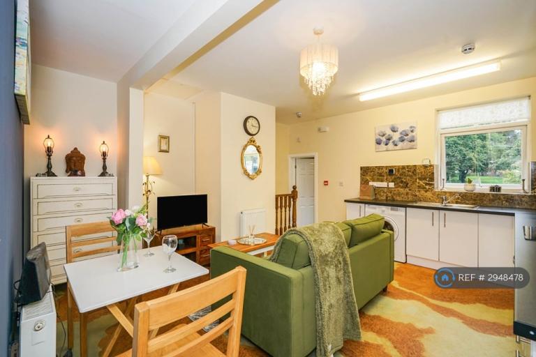 Flat Regent Street in Salford