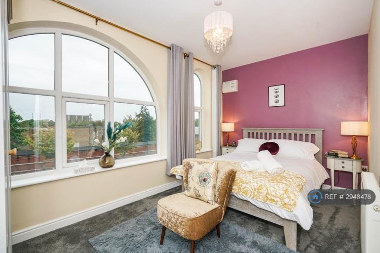 Flat Regent Street in Salford