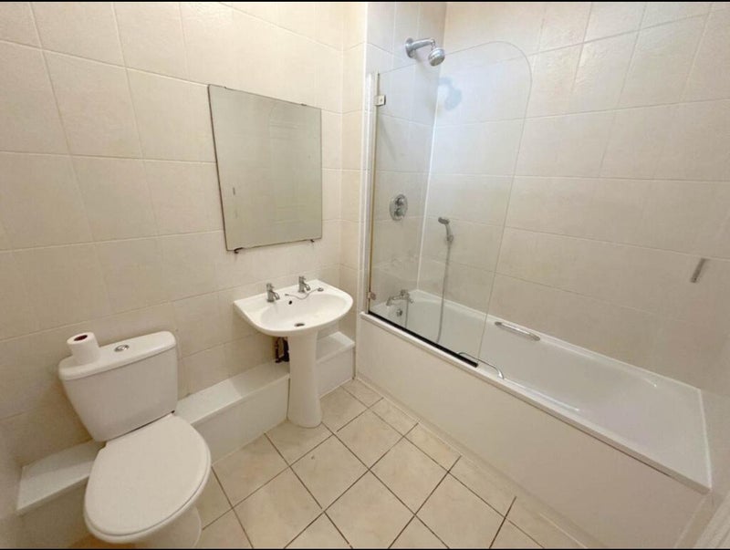 Flat Burrage Road in Greater London