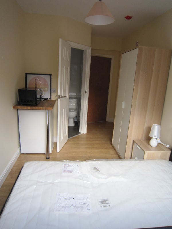 Room Slade Road in Birmingham