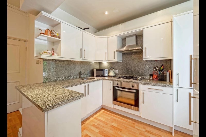 Room Edith Road in Greater London