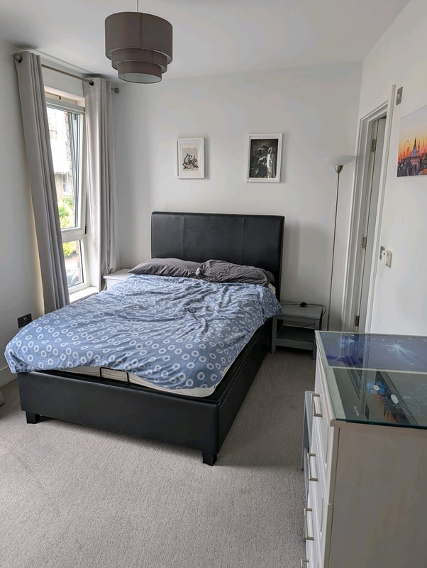 Room Quicks Road in Greater London