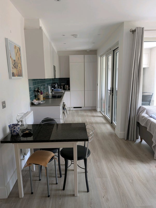 Room Quicks Road in Greater London