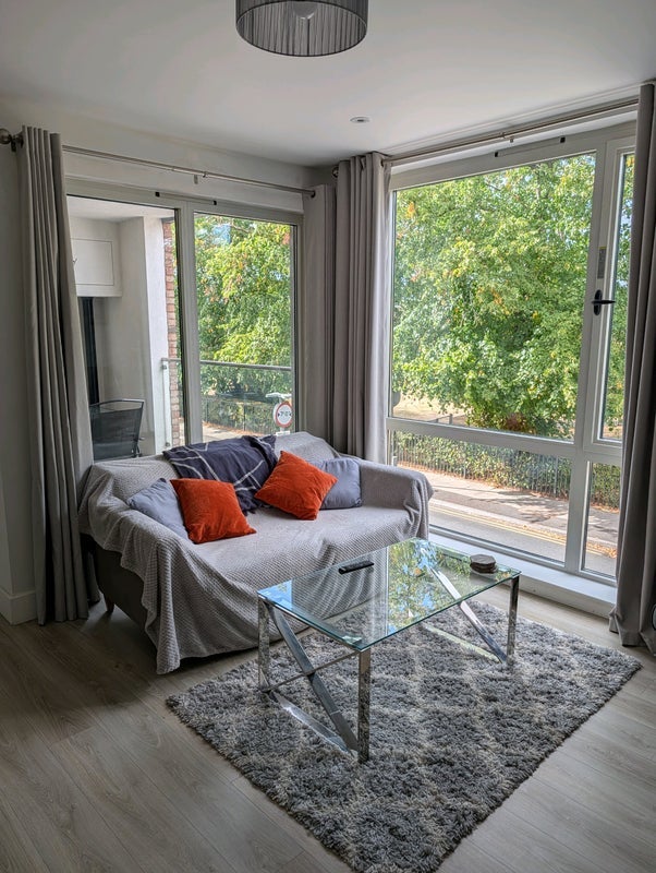Room Quicks Road in Greater London