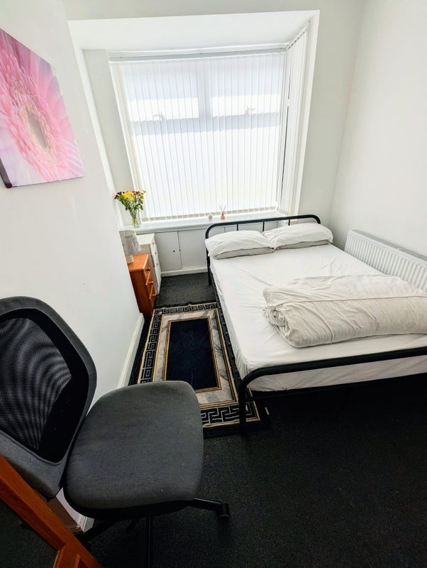 Room Rosebery Street in Stoke-on-Trent