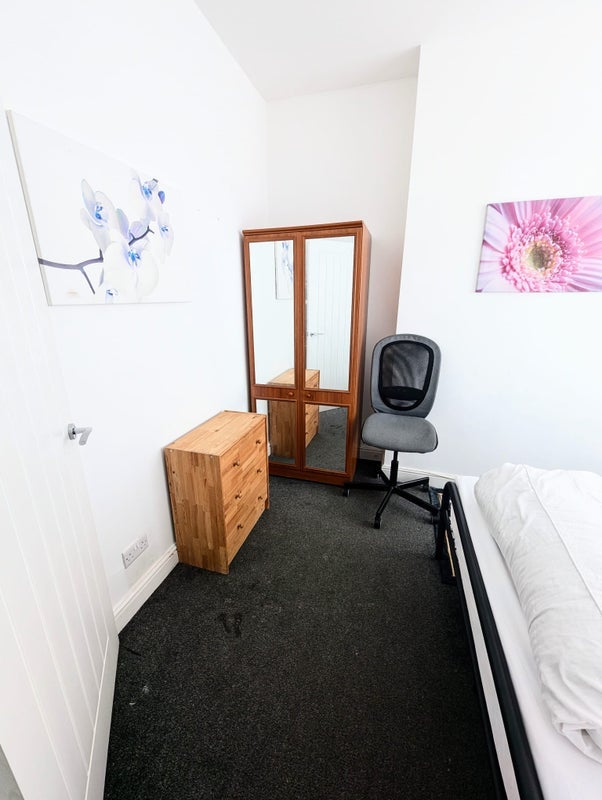 Room Rosebery Street in Stoke-on-Trent