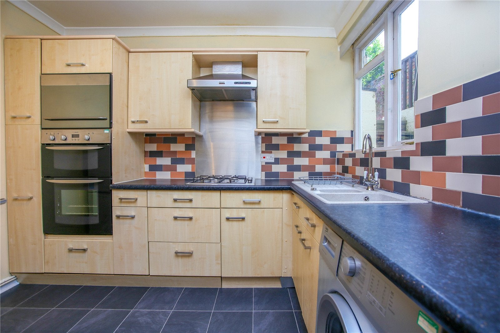 Flat Sydenham Road North in Cheltenham