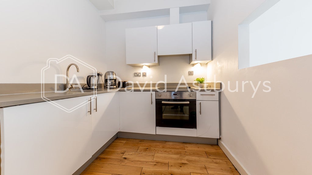Flat York Way in Greater London