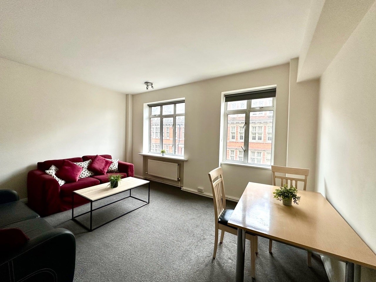 Flat Warren Street in Greater London