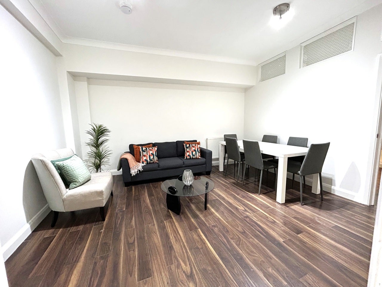 Flat Warren Street in Greater London