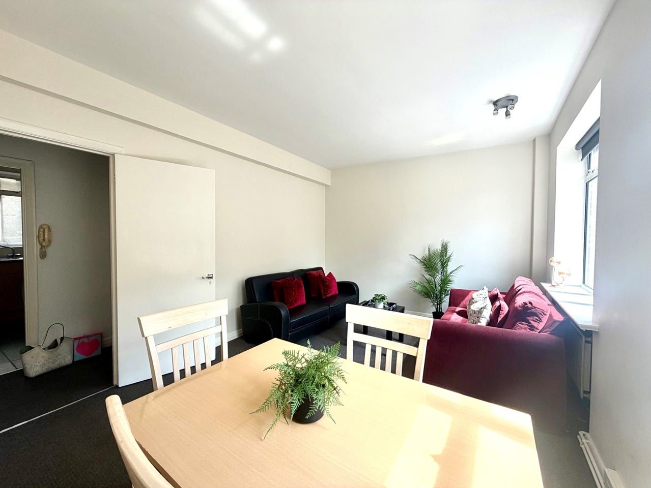 Flat Warren Street in Greater London