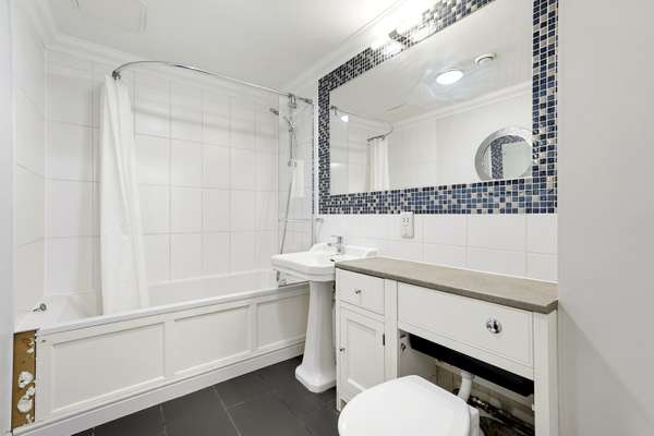 Flat Vincent Square in City of Westminster