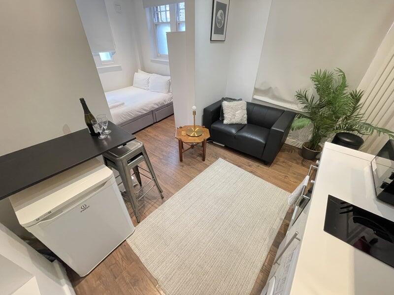 Flat Spelman Street in Greater London