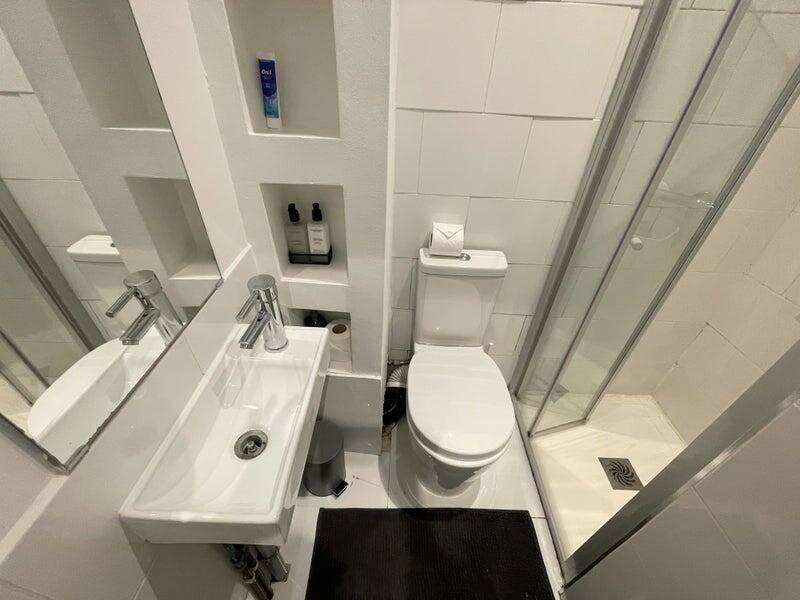 Flat Spelman Street in Greater London