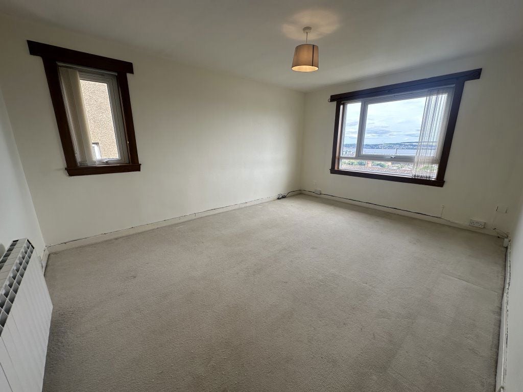 Flat Colinton Place in Dundee