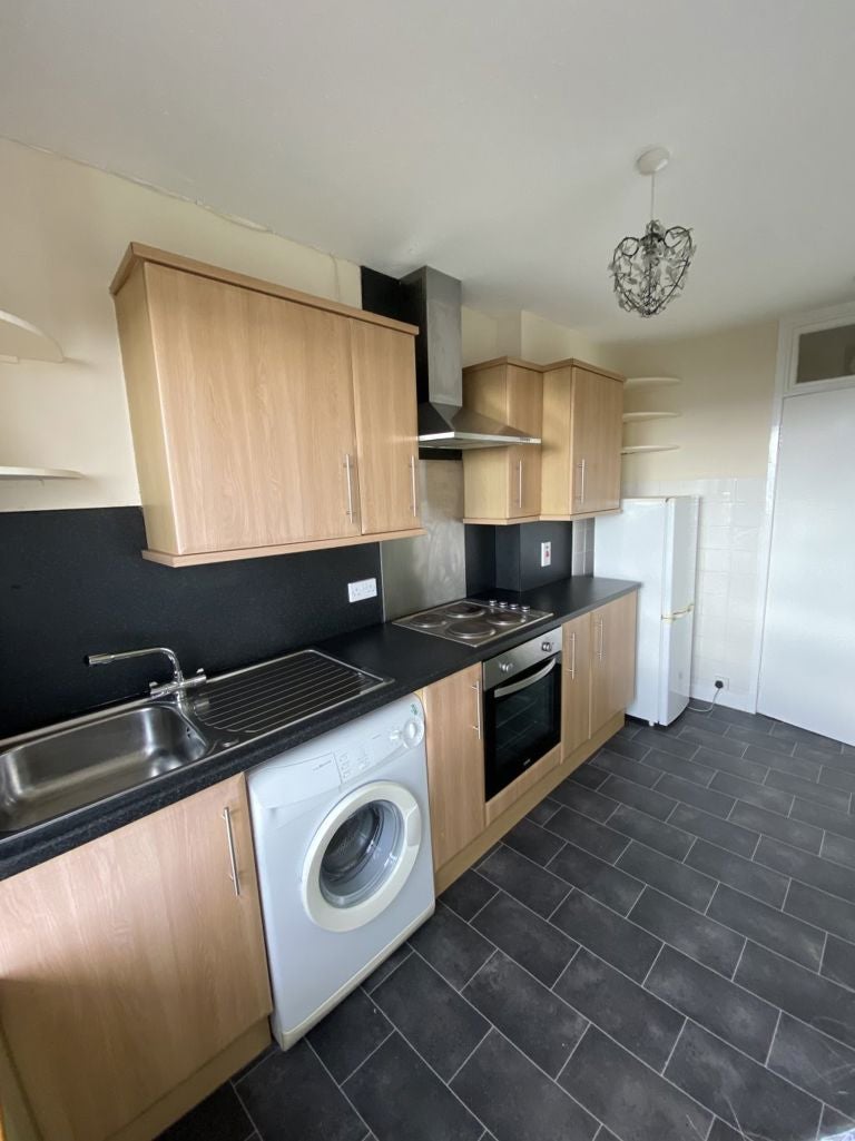 Flat Colinton Place in Dundee