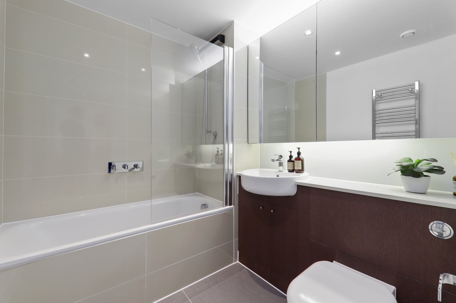 Flat Celebration Avenue in Greater London