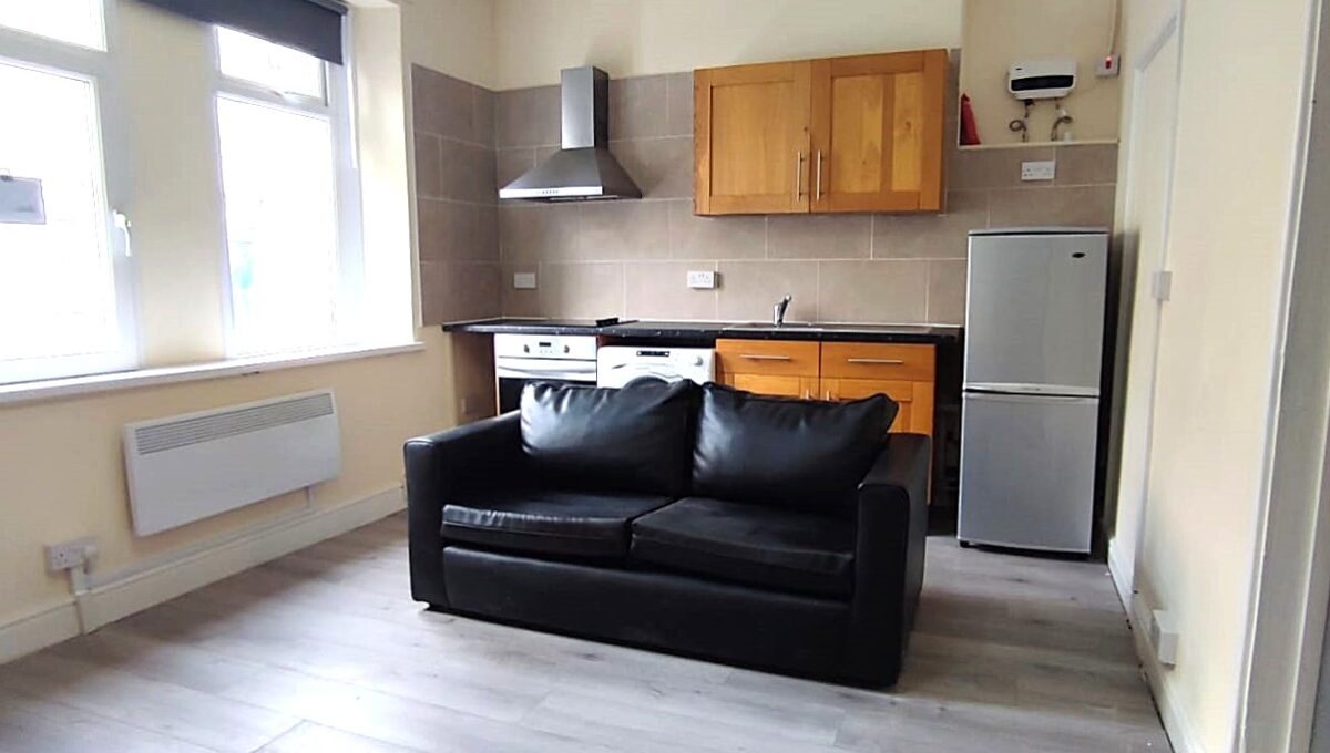 Flat North Luton Place in Cardiff