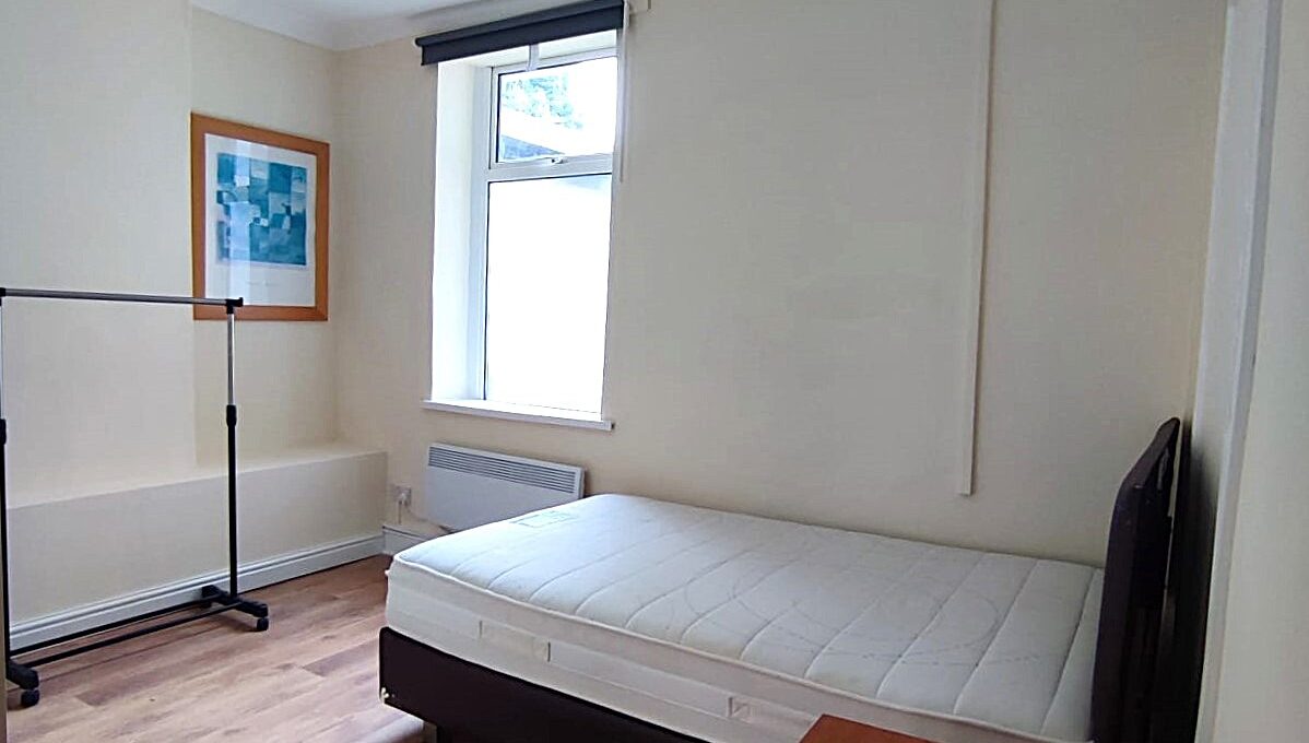 Flat North Luton Place in Cardiff