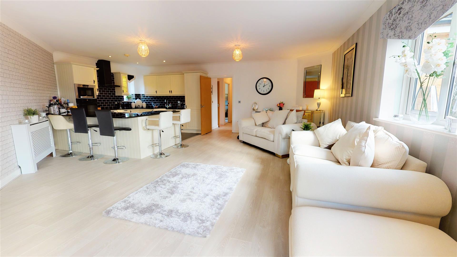 Flat Almond Court in Halifax