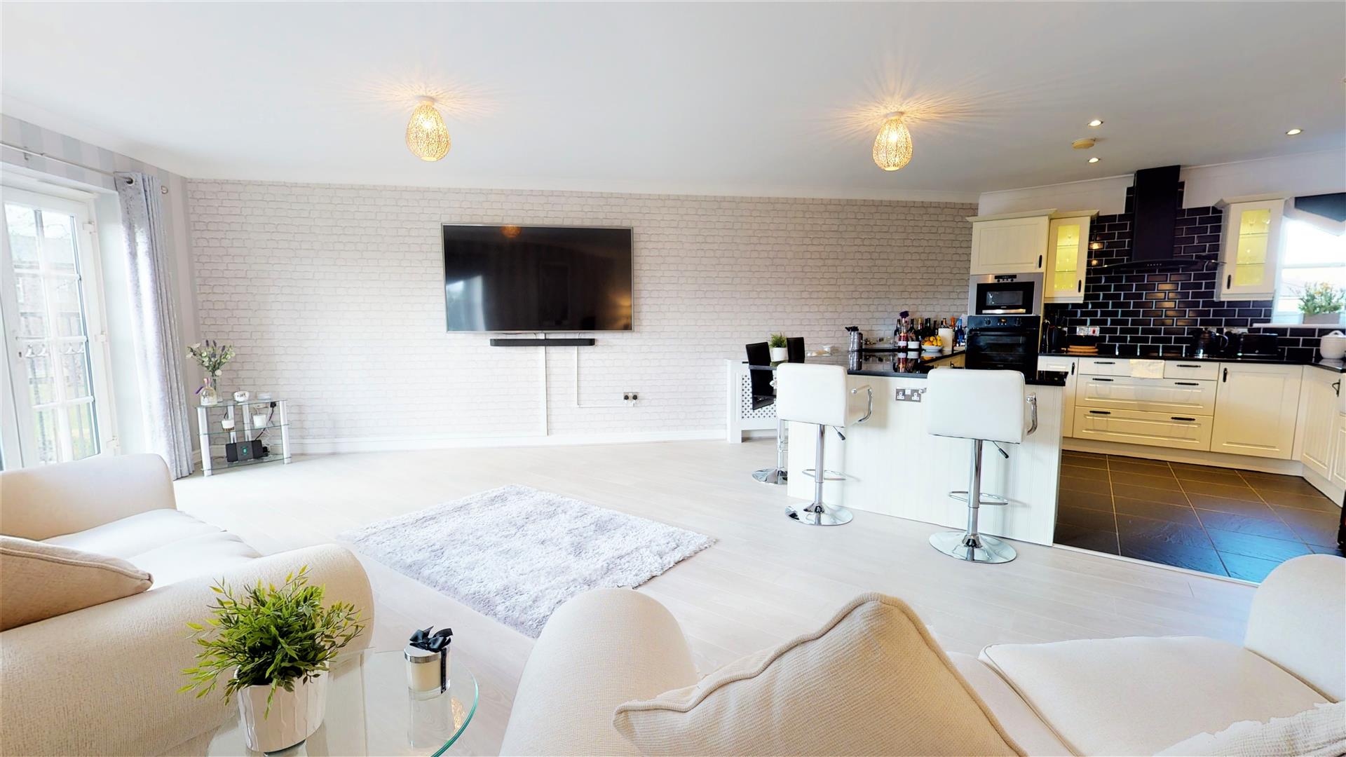 Flat Almond Court in Halifax