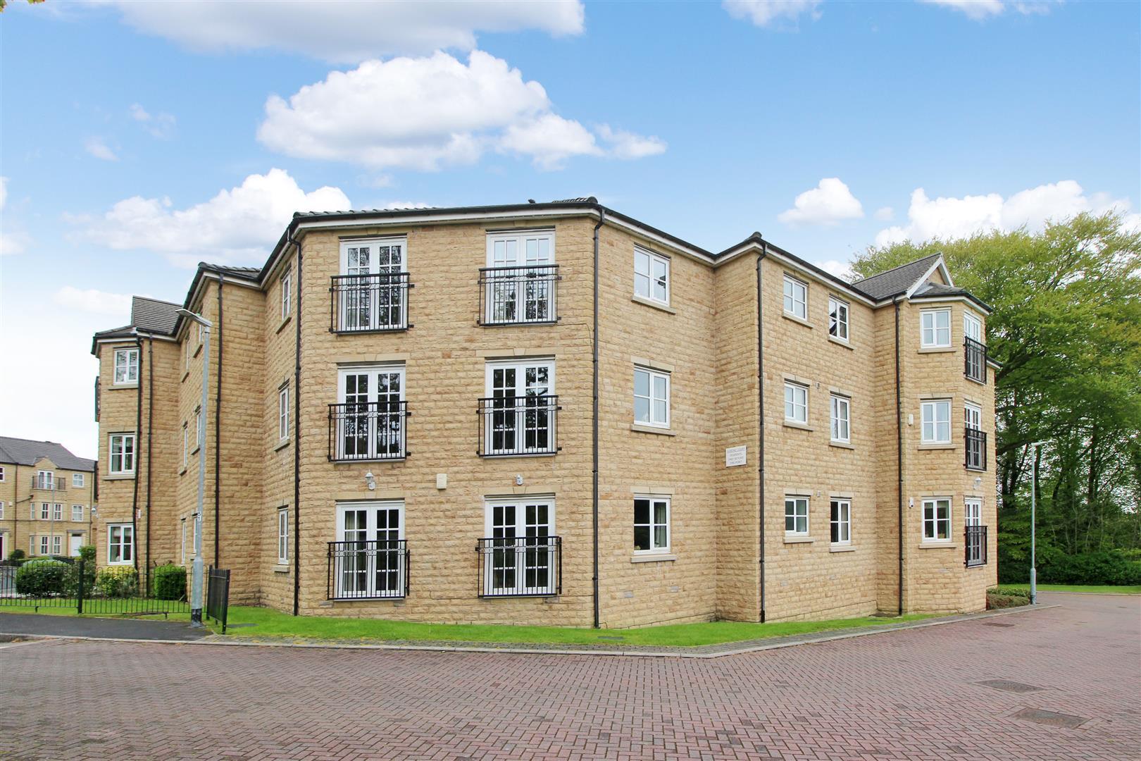 Flat Almond Court in Halifax