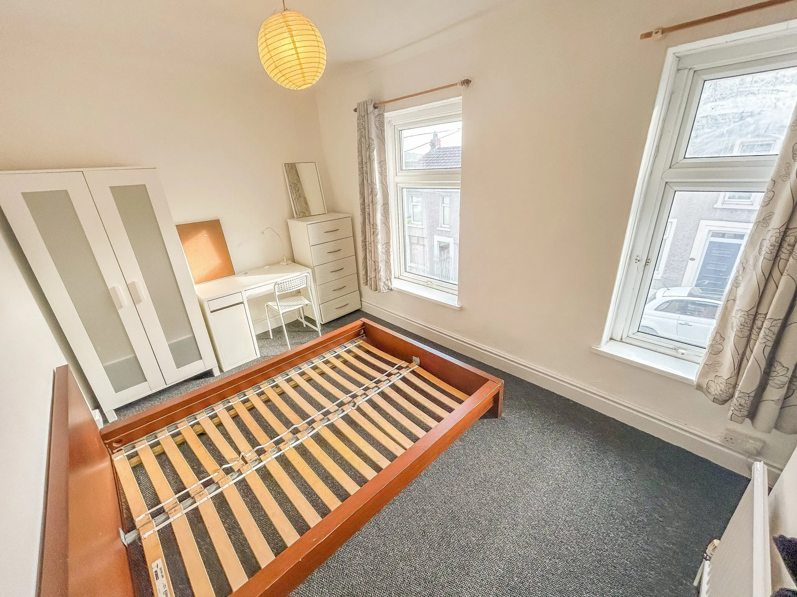 Room Birchwood Avenue in Pontypridd