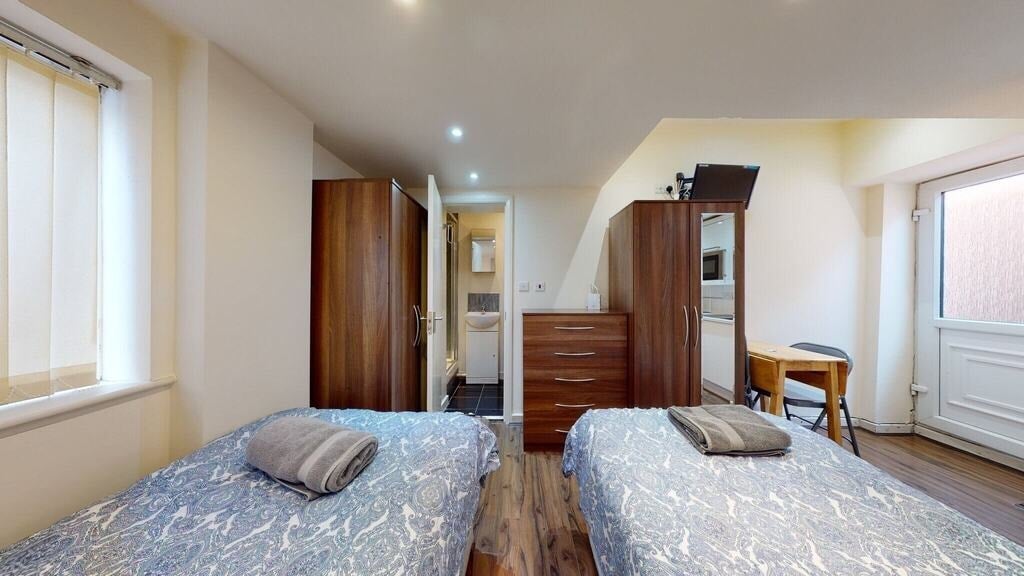 Flat Ash Grove in Greater London