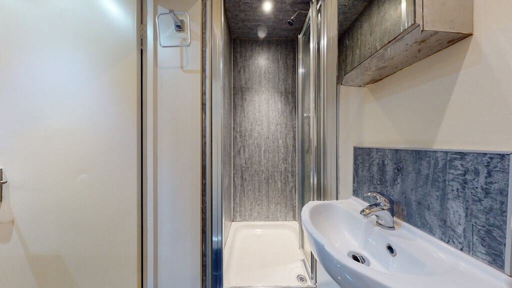 Flat Ash Grove in Greater London