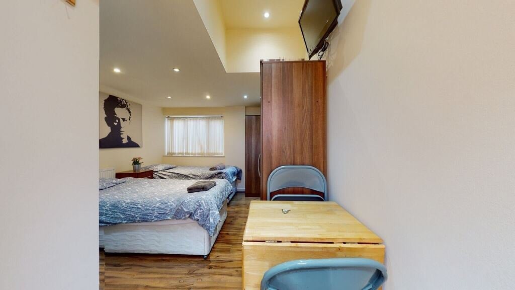 Flat Ash Grove in Greater London