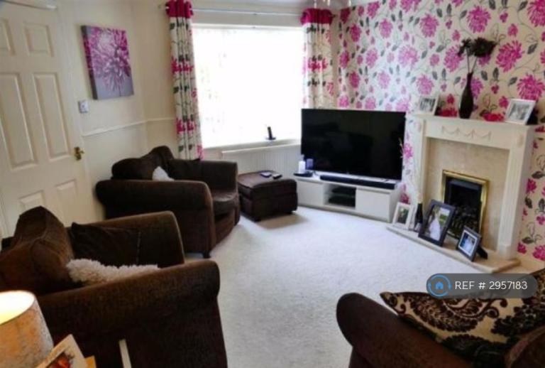 House Meadowsweet Drive in Calne
