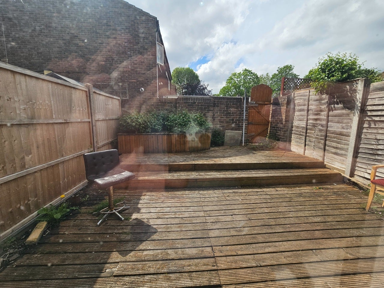 Flat Willingham Way in Greater London