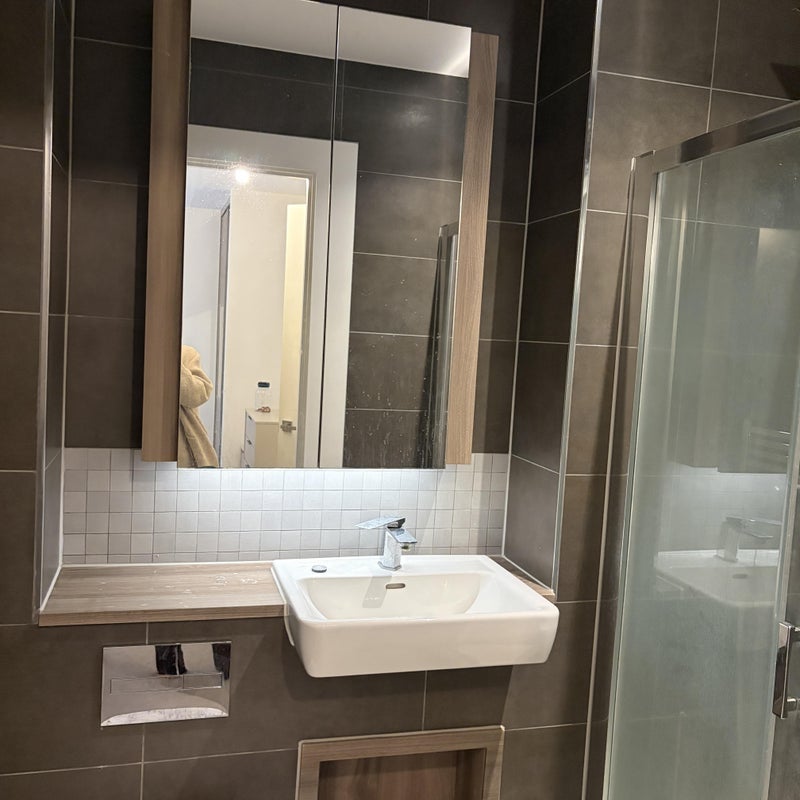 Room Courthouse Way in Greater London