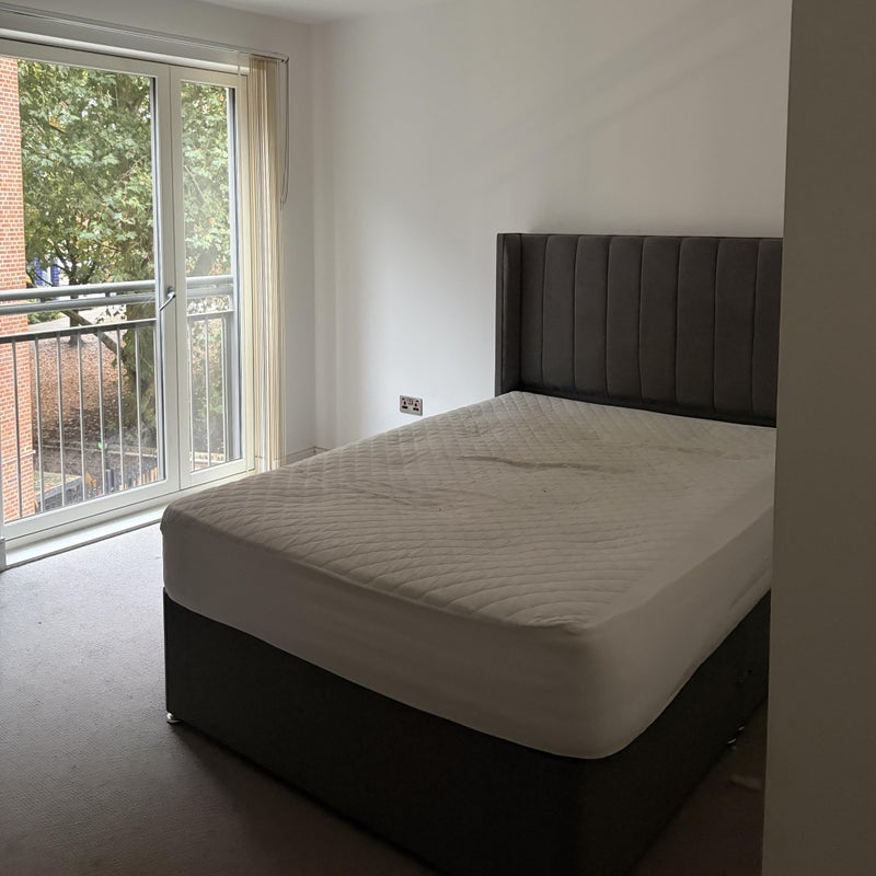 Room Courthouse Way in Greater London