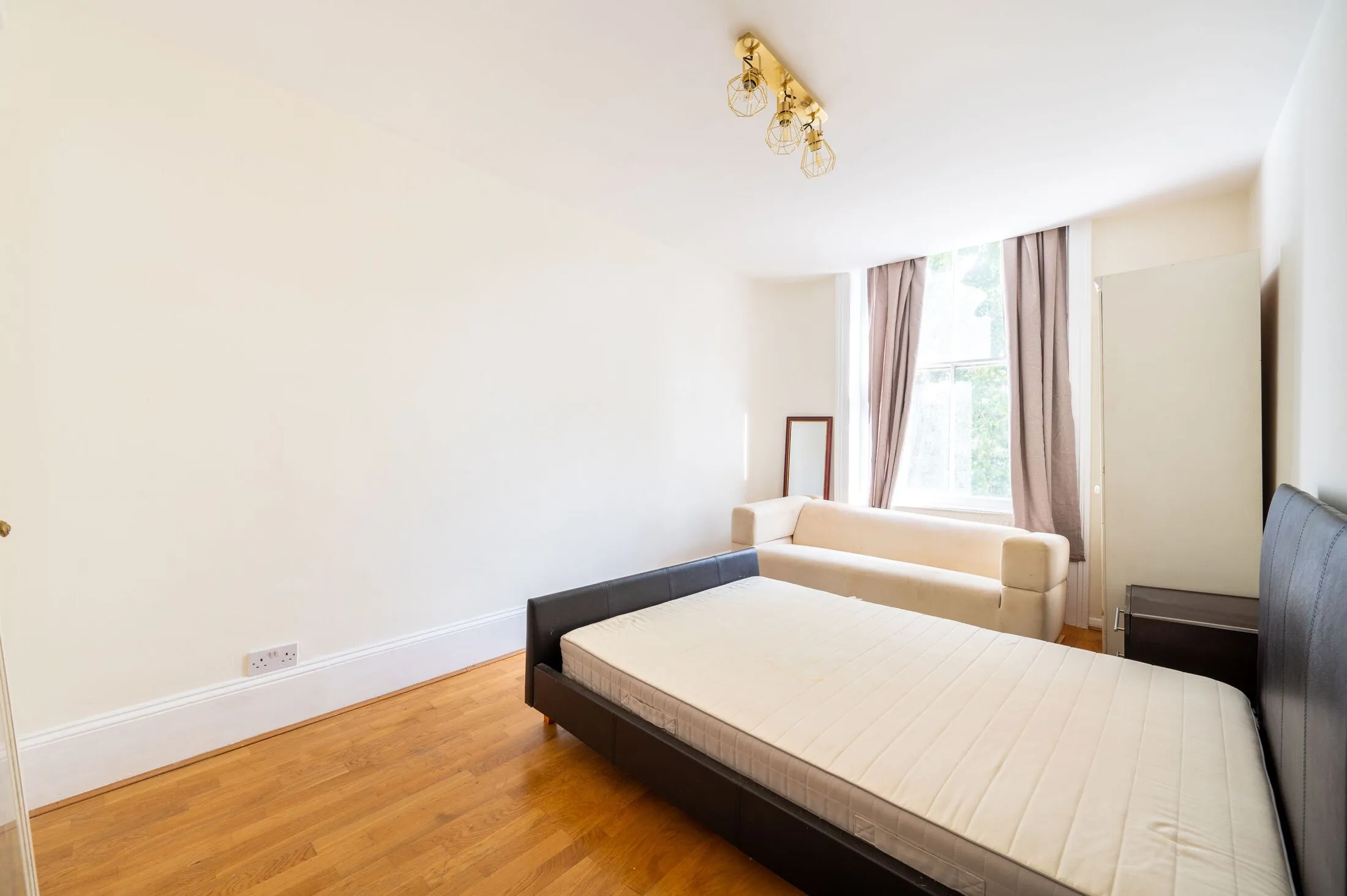 Flat Inverness Terrace in City of Westminster