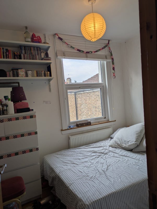 Room Antill Road in Greater London